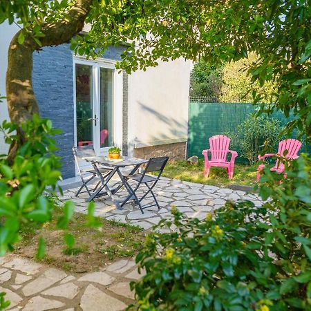 Studio Au Calme Tout Confort Proche Des Plages - Jardin Wifi Parking Fréjus 外观 照片