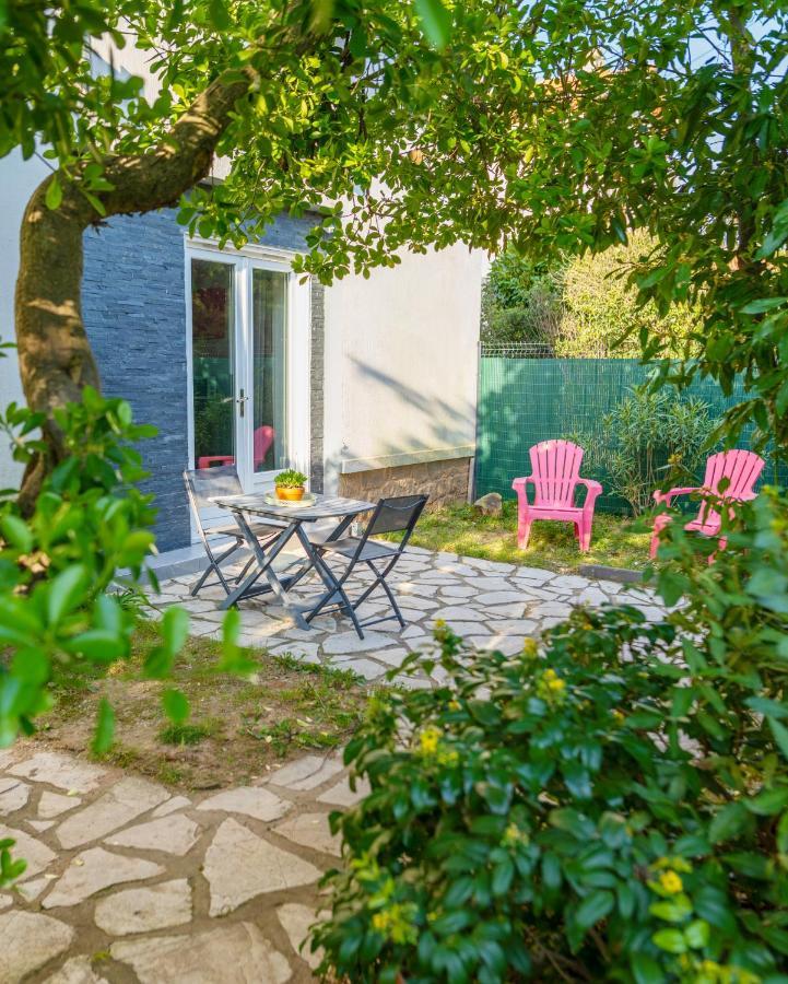 Studio Au Calme Tout Confort Proche Des Plages - Jardin Wifi Parking Fréjus 外观 照片