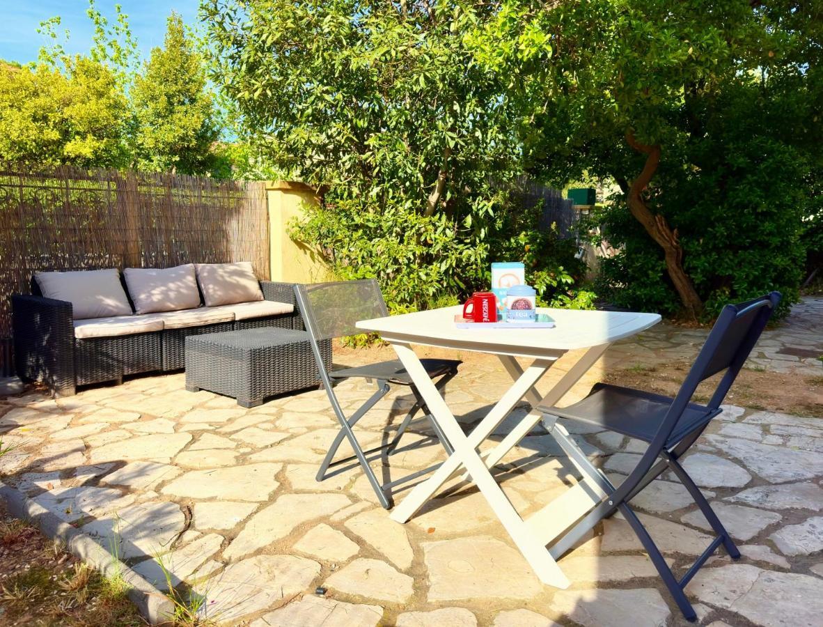 Studio Au Calme Tout Confort Proche Des Plages - Jardin Wifi Parking Fréjus 外观 照片